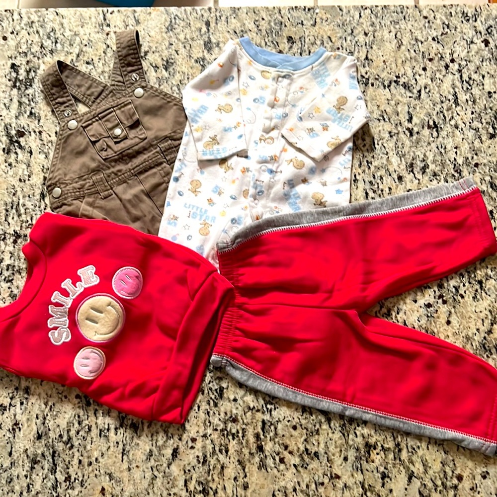 Bundle Lot of 4 Pieces Of Baby Boys Clothes Size 0 - 3